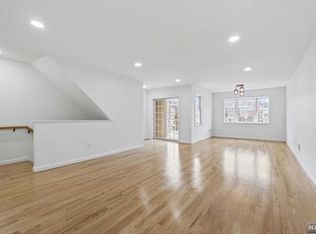 18 Harbor Front Plz, Elizabeth, NJ 07206