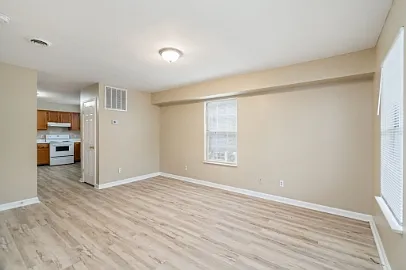 422 Cedar Ave Photo 1