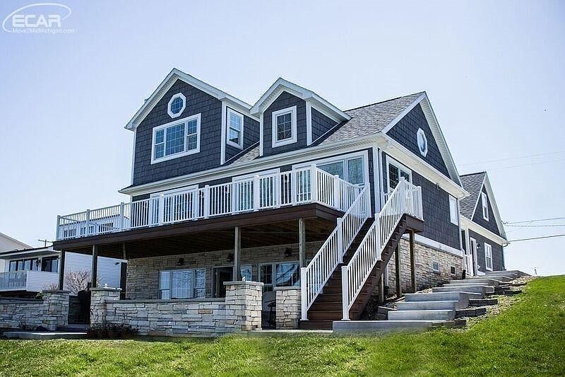 40 year roof and 30 year vinyl siding. High efficiency closed cell polyurethane insulation and weath