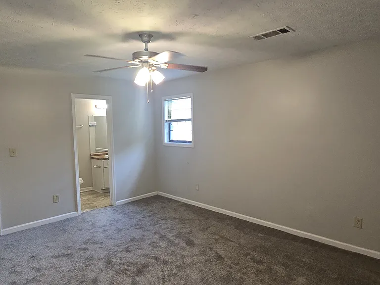 318 Freeport Dr #318 — Photo 4