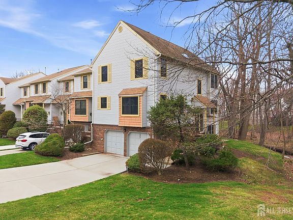 2nd image of 4807 Stonehedge Rd