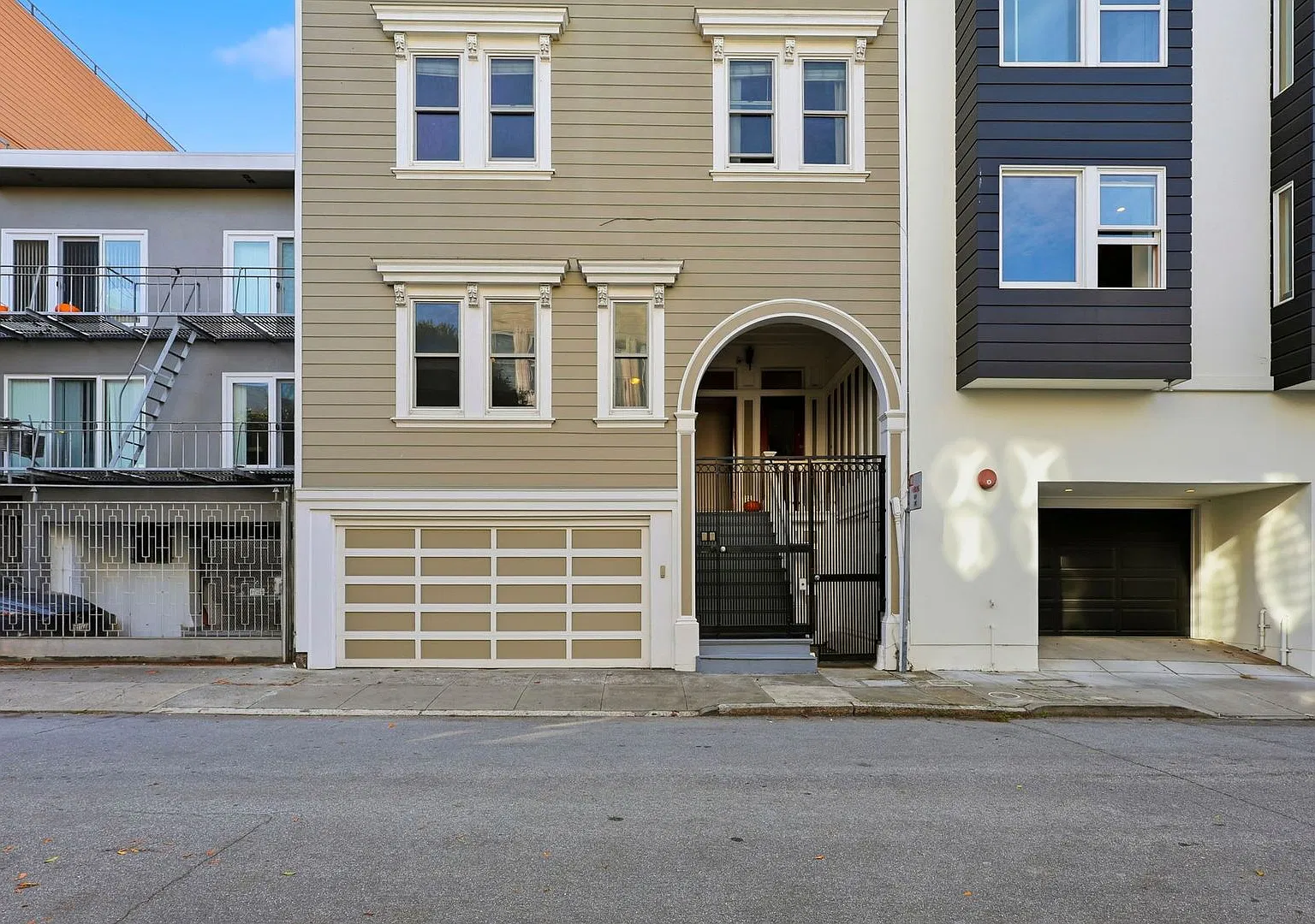 Magnolia Street 43-45 — Photo 1