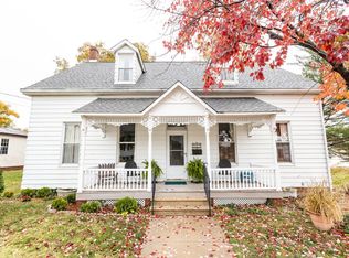 305 W Main St, Mascoutah, IL 62258