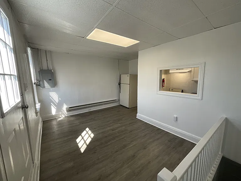 834 E Philadelphia St #3 — Photo 2