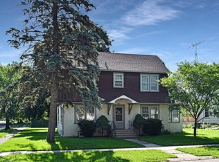 404 S 10th St, Dekalb, IL 60115