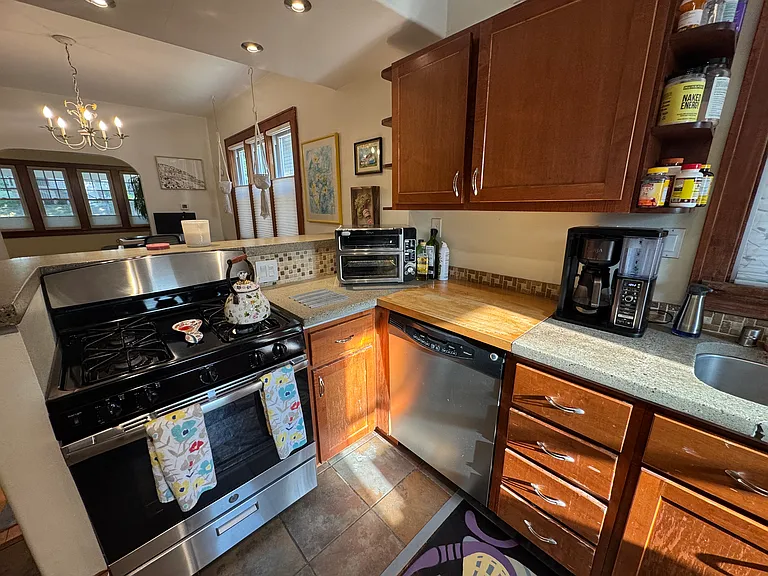 2447 N Bartlett Ave — Photo 12