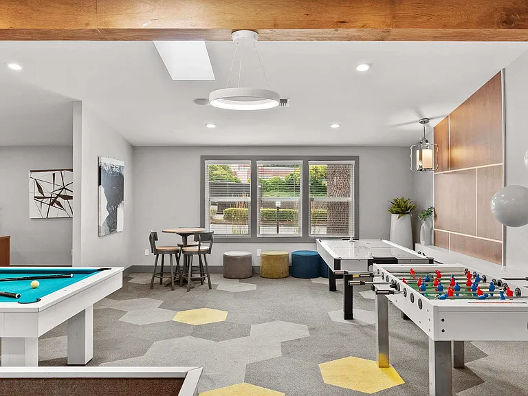 Northpoint Apartments — Photo 28