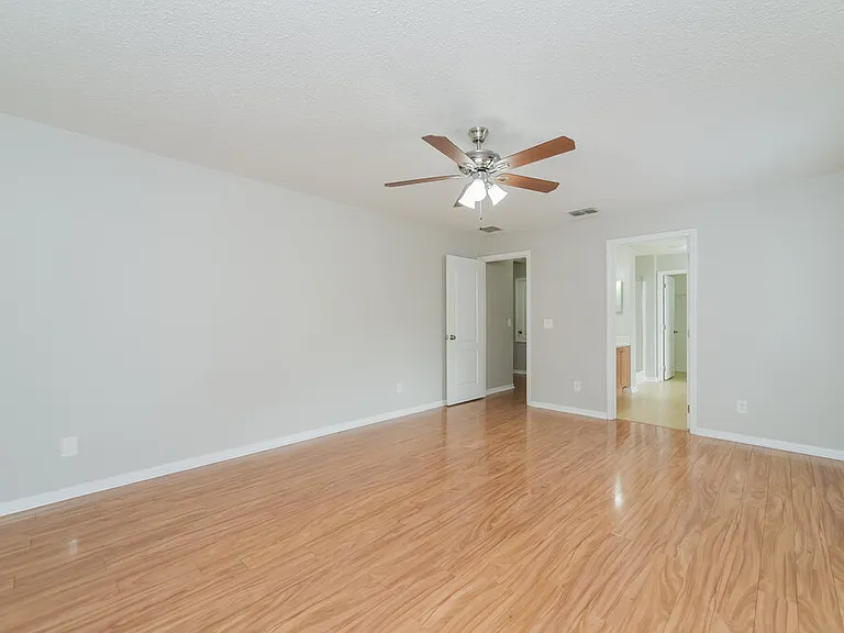 1923 Southern Oak Loop — Photo 10