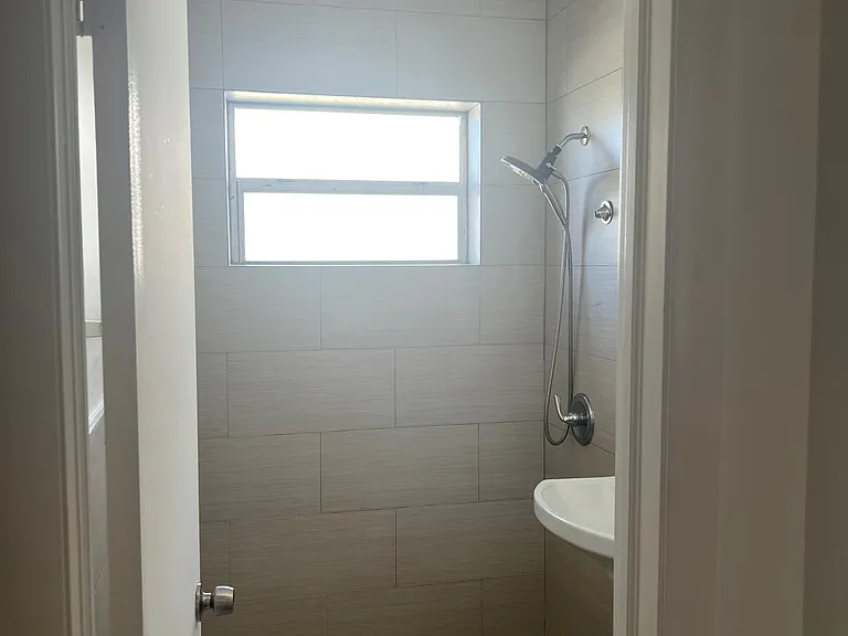 434 E 24th St #1 — Photo 7