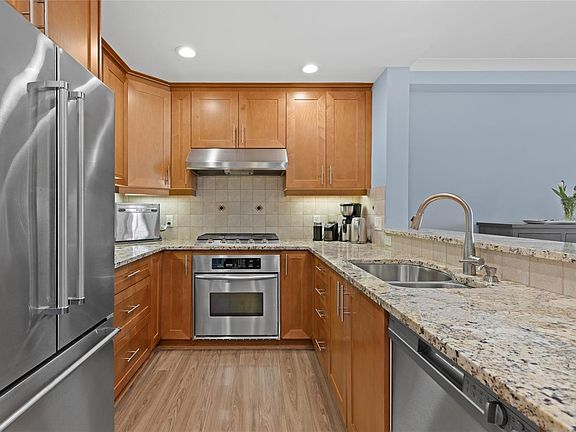5th image of 21 Dallas Rd #627