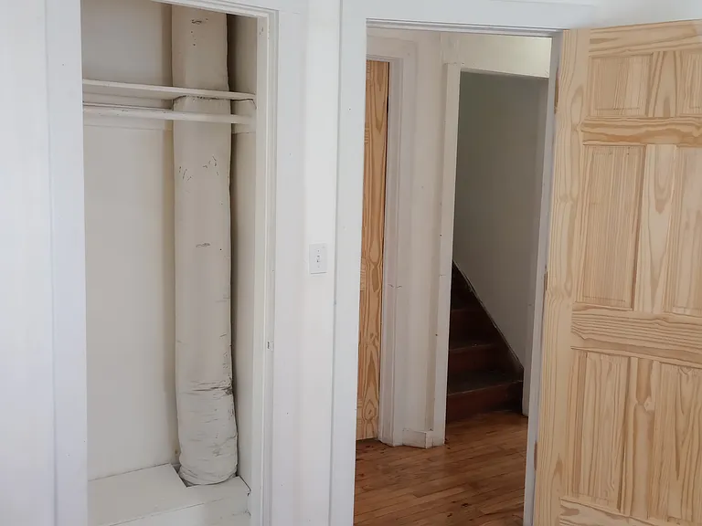 5274 Hereford St — Photo 9