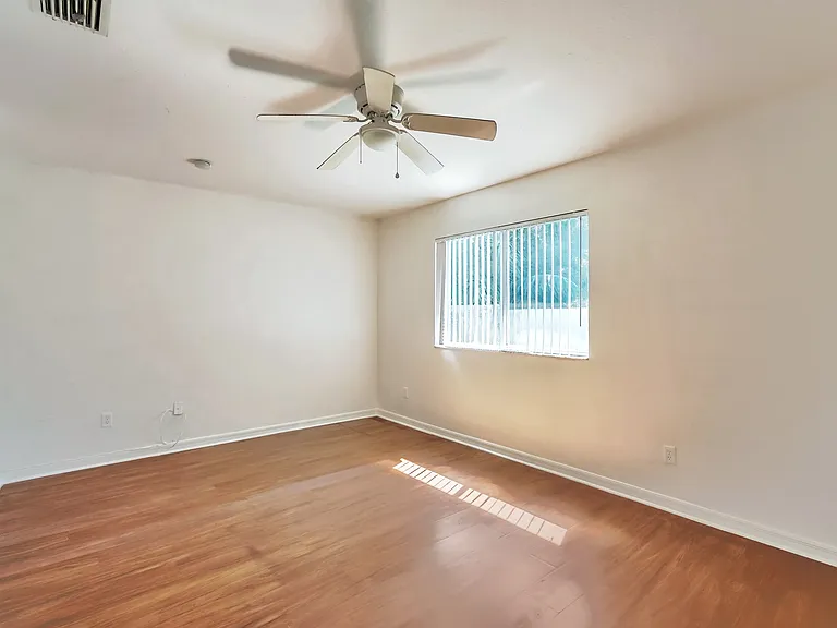 1969 Alamanda Way — Photo 22