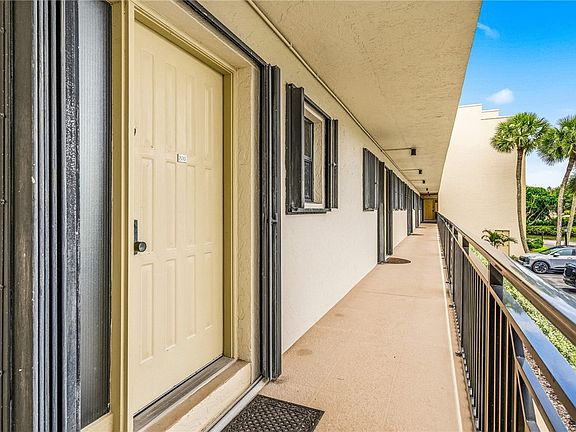 2nd image of 3939 Ocean Dr APT 208C