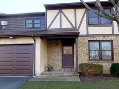 7 Almond Ln, Edison, NJ, 08820