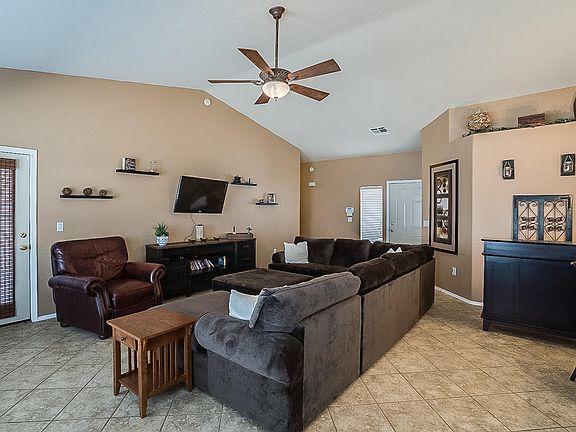 4th image of 2614 E Jessica Ln