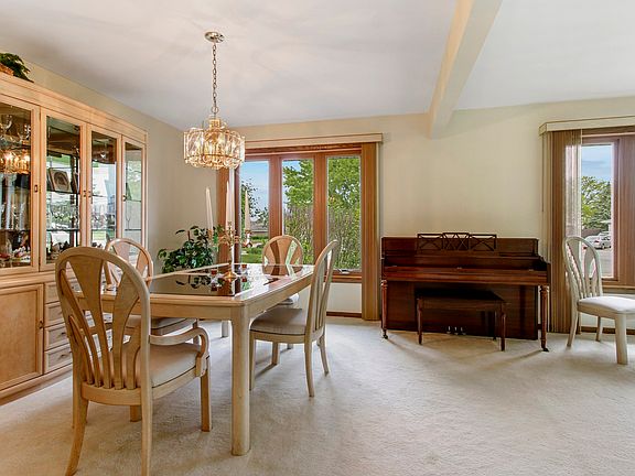 3rd image of 15119 Hollyhock Ct