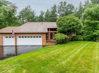 13 Kent St, Windham, NH 03087