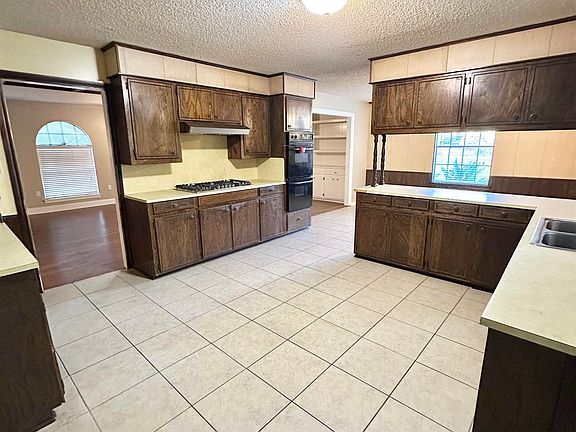 5th image of 3572 Madeira Dr