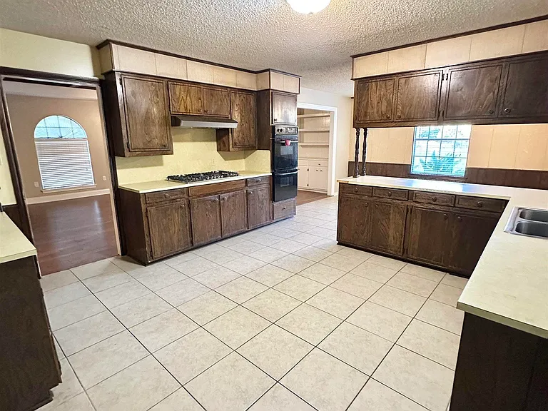 3572 Madeira Dr — Photo 5
