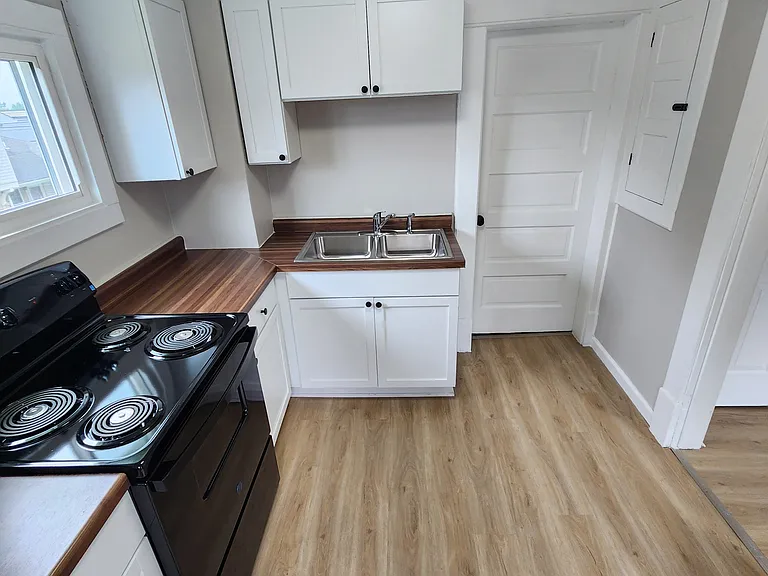 147 Wallace St — Photo 8
