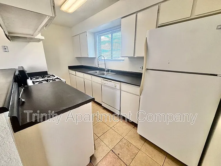 117 General Arnold St NE #C — Photo 3