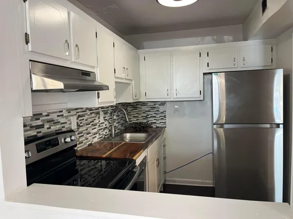 9141 Sunrise Lakes Boulevard #115, Sunrise, FL 33322