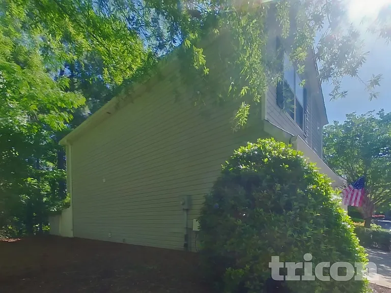 102 W Oaks Pl — Photo 14