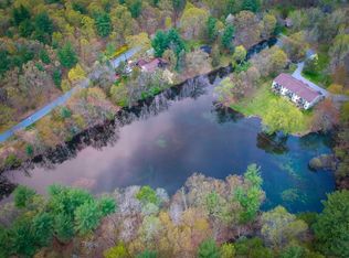 22 Lake Lodge Dr APT 5, Pleasant Valley, NY 12569