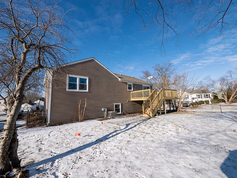 2101 Kensington Dr — Photo 33