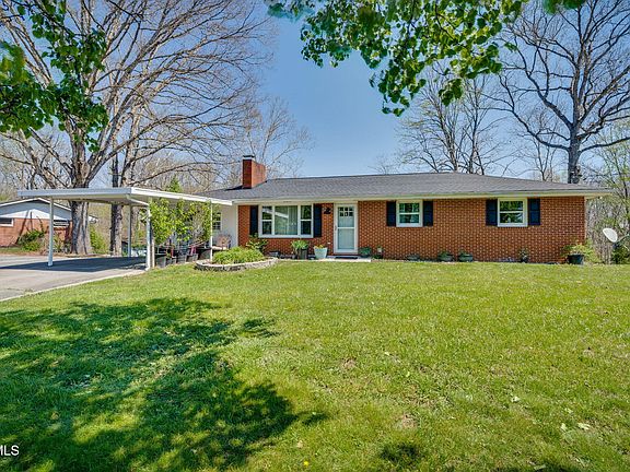 2nd image of 444 Lenoir Rd