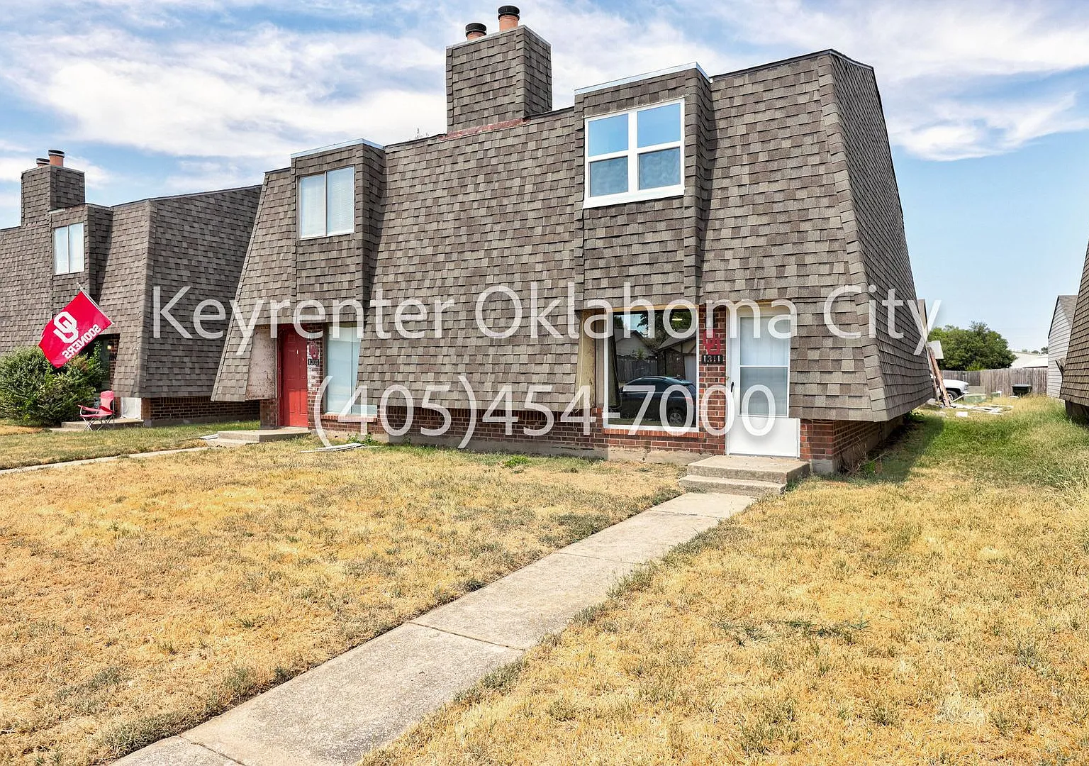 Fully Renovated 2-Bedroom, 2.5-Bathroom Townhome Near OU with 2-Car Garage & Lawn Care Included — Photo 3