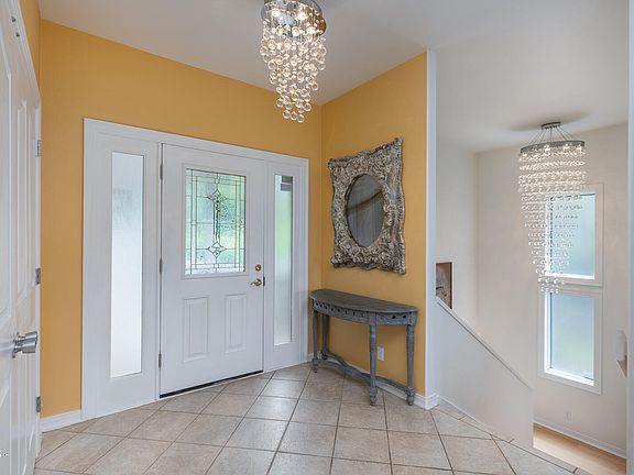 4th image of 488 Lookout Dr