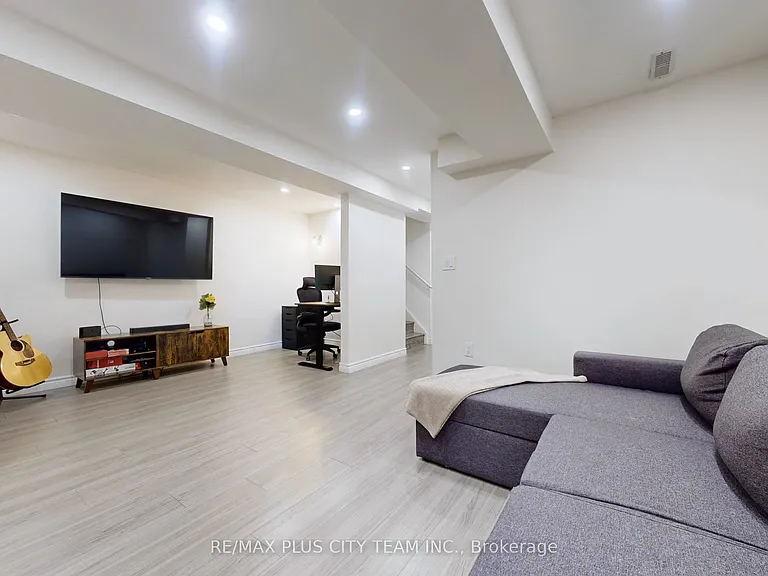 16 Edison Way — Photo 26