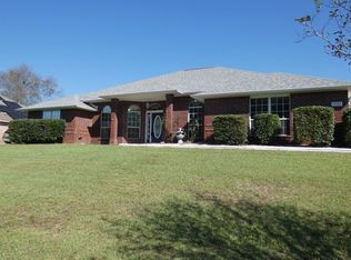 5597 Colinas Verde Dr, Milton, FL 32570