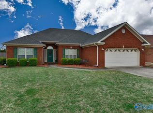 1615 Lake Manor Dr SW, Decatur, AL 35603