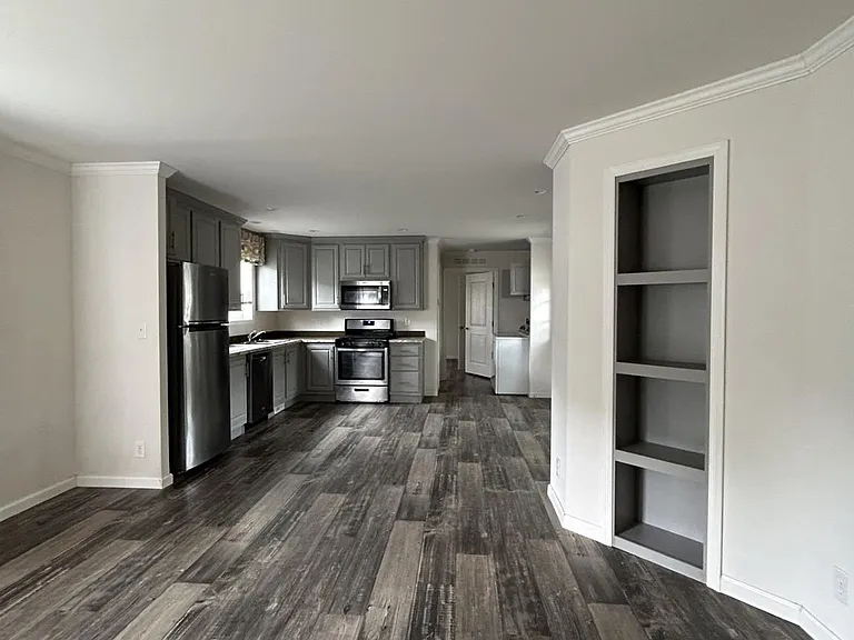 80 Longbow Ln — Photo 2