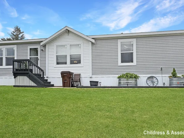 7265 Old Hickory Dr NE, Belmont, MI 49306