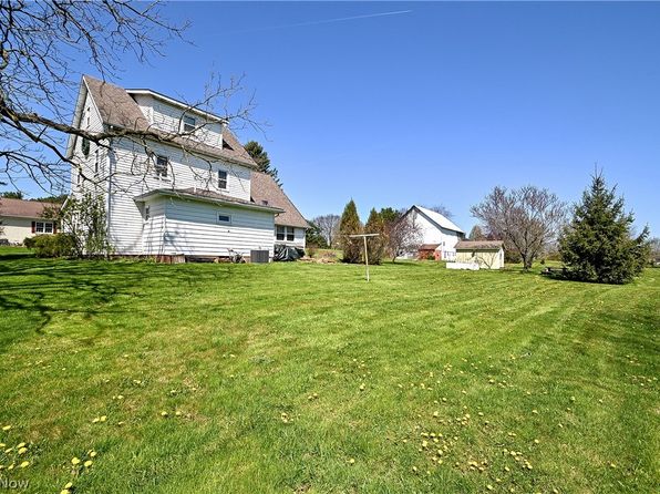 2085 Lake Center St NW, Uniontown, OH 44685