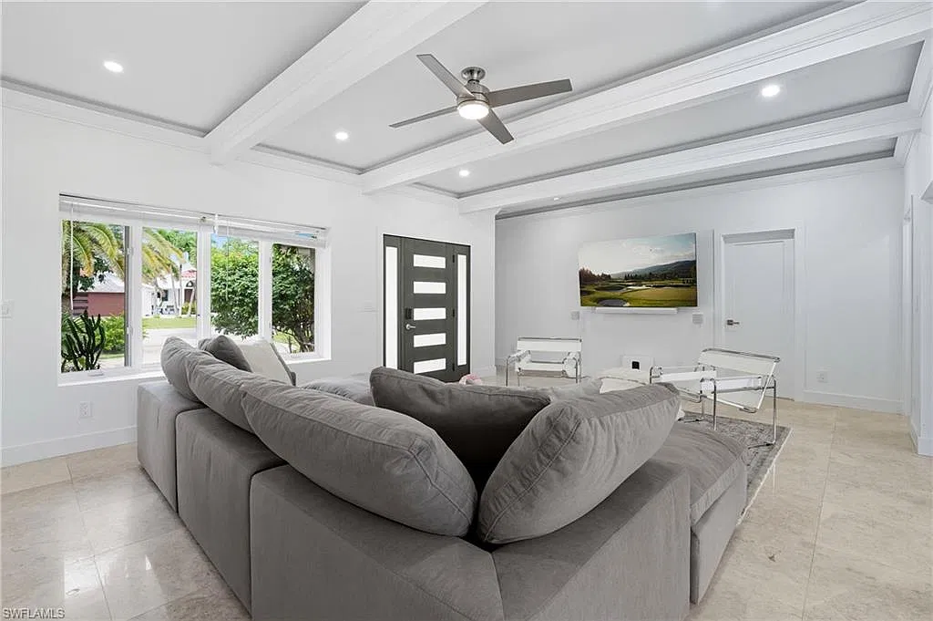4 bed, 3.5 bath, 2260 sqft, $20,000 — Photo 4