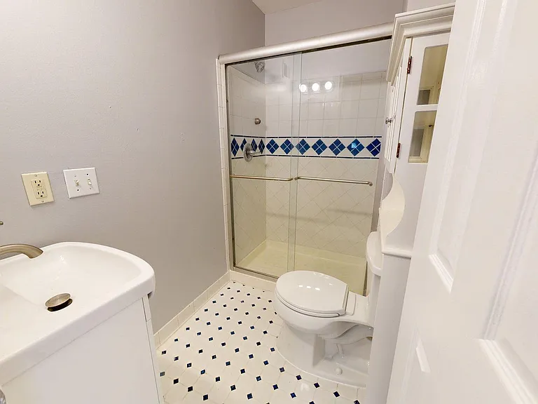 2609 Meade Ct — Photo 15