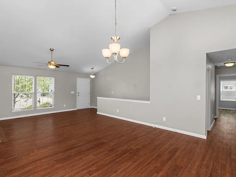 6593 Buckingham Palace Dr — Photo 11