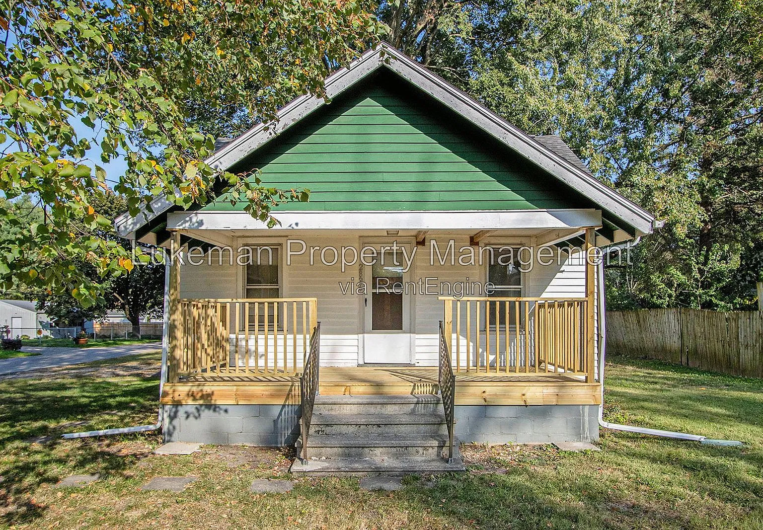 2 bed, 1.0 bath, 848 sqft, $1,295 — Photo 2
