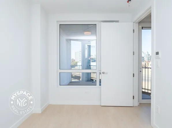 280 Meeker Avenue image 6 of 28