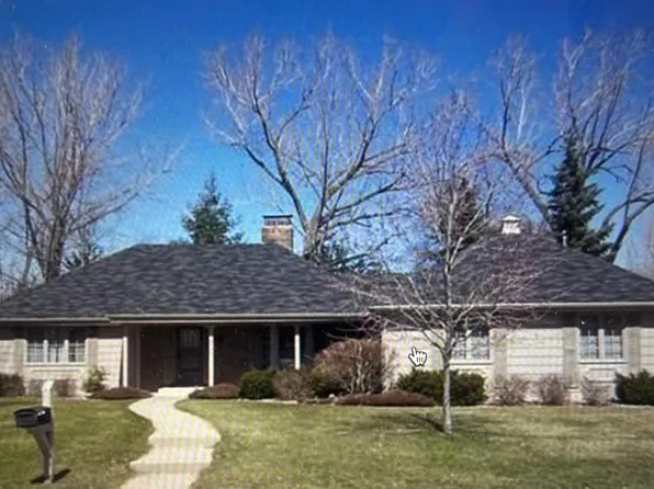 8100 Rhode Island Cir, Bloomington, MN 55438