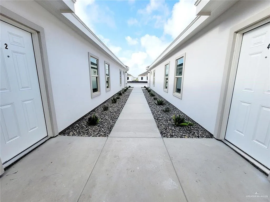 3 bed, 2.0 bath, $1,175 — Photo 2