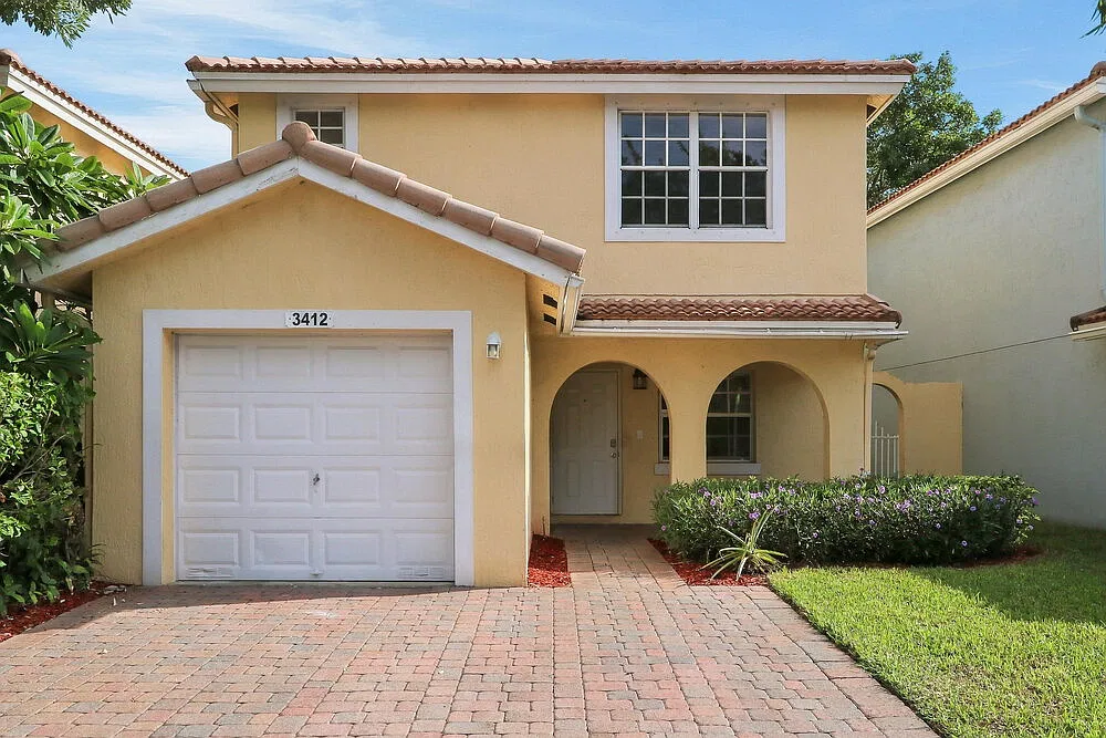 3 bed, 2.0 bath, 1478 sqft, $2,760 — Photo 1