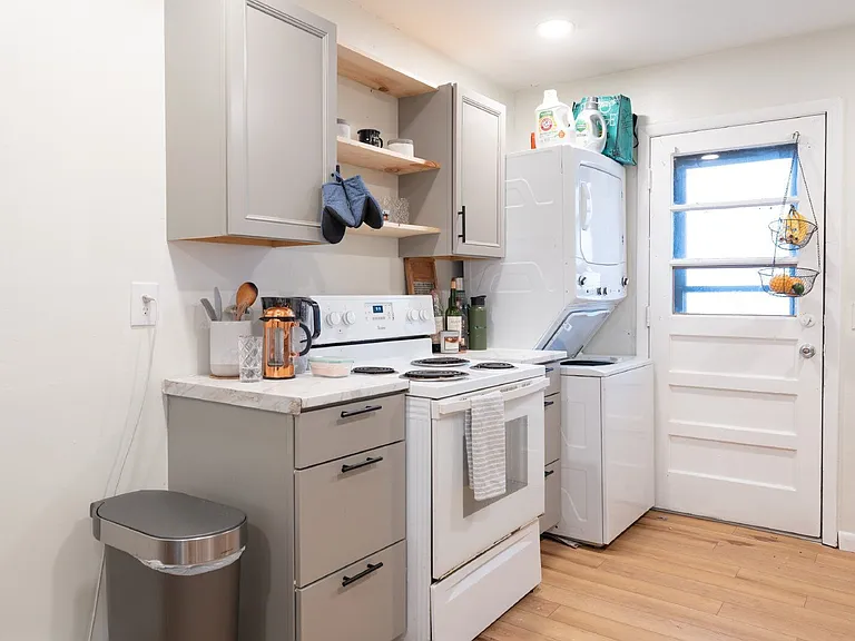 22 Claiborne St #B — Photo 6