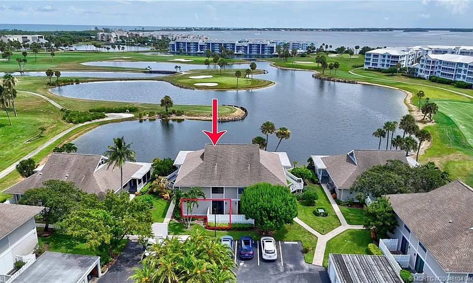 311 NE Golfview Cir