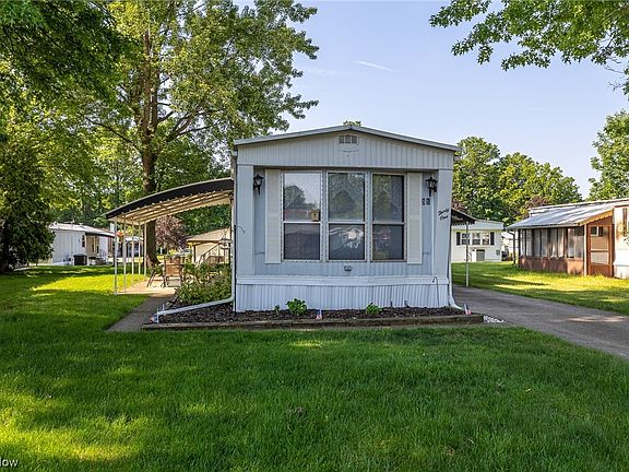 3rd image of 31 Parkway Dr
