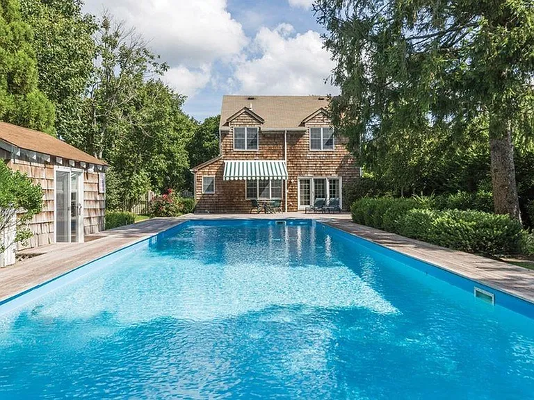 45 Quogue St — Photo 17